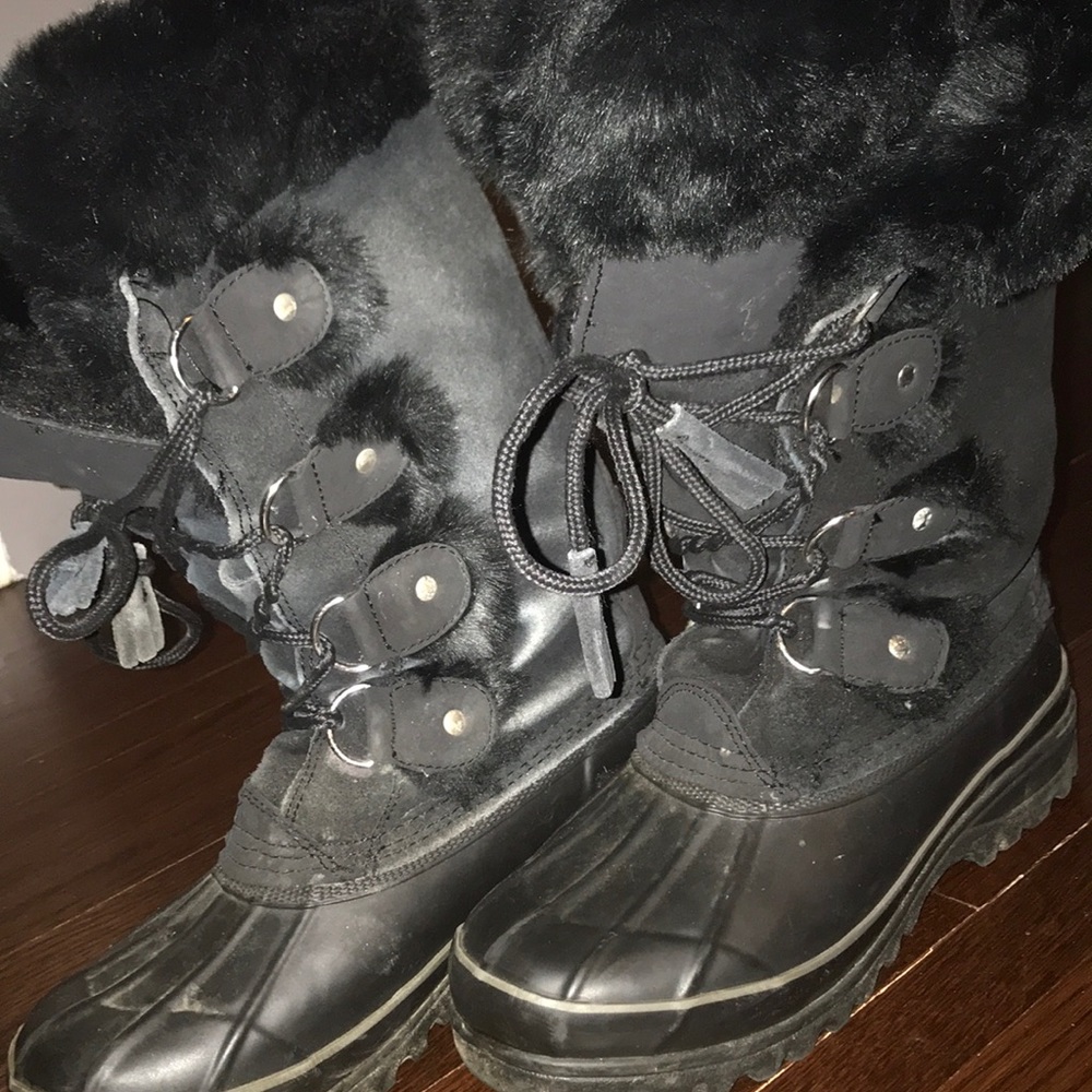 Snow boots